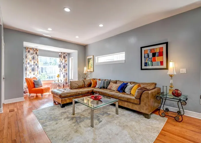 Сasa de vacaciones Spacious 5-br House Near Transit W Parking Chicago