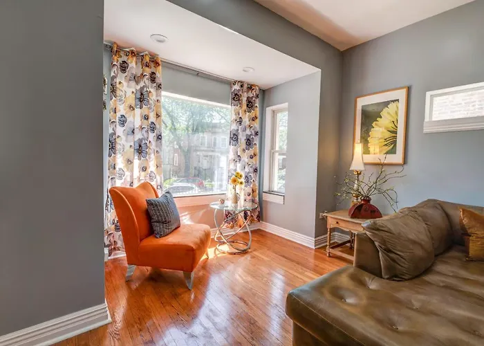Spacious 5-br House Near Transit W Parking *