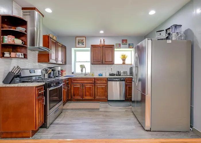 Сasa de vacaciones Spacious 5-br House Near Transit W Parking